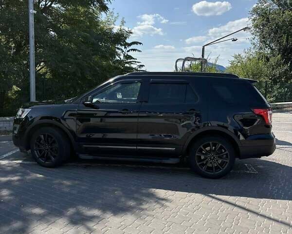Черный Форд Эксплорер, объемом двигателя 3.5 л и пробегом 104 тыс. км за 21900 $, фото 2 на Automoto.ua