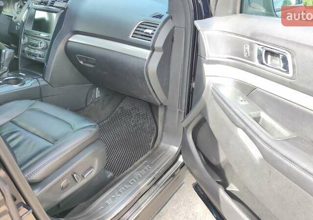Чорний Форд Експлорер, об'ємом двигуна 3.5 л та пробігом 140 тис. км за 25000 $, фото 24 на Automoto.ua