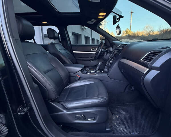 Форд Эксплорер 2017 в Тернополе на Automoto.ua Черный Форд Эксплорер, объемом двигателя 3.5 л и пробегом 190 тыс. км за 16700 $, фото 77 на Automoto.ua