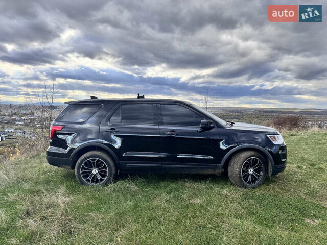 Черный Форд Эксплорер, объемом двигателя 3.7 л и пробегом 140 тыс. км за 17500 $, фото 6 на Automoto.ua