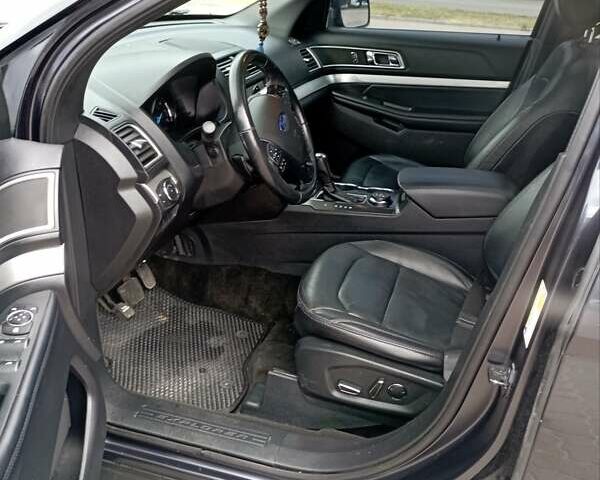 Черный Форд Эксплорер, объемом двигателя 2.3 л и пробегом 125 тыс. км за 17900 $, фото 19 на Automoto.ua