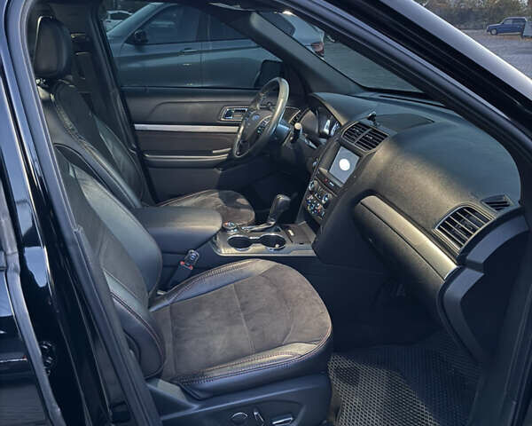 Черный Форд Эксплорер, объемом двигателя 3.5 л и пробегом 104 тыс. км за 22000 $, фото 19 на Automoto.ua