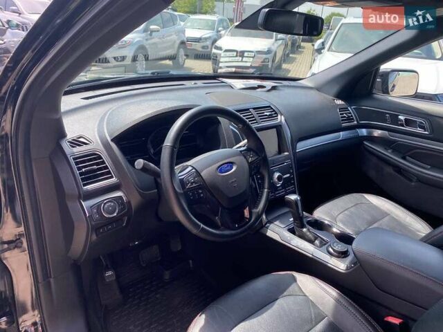 Черный Форд Эксплорер, объемом двигателя 3.5 л и пробегом 33 тыс. км за 24900 $, фото 9 на Automoto.ua