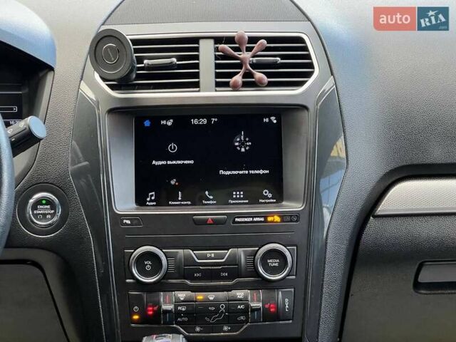 Черный Форд Эксплорер, объемом двигателя 3.5 л и пробегом 50 тыс. км за 23800 $, фото 12 на Automoto.ua