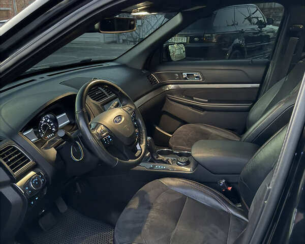 Черный Форд Эксплорер, объемом двигателя 3.5 л и пробегом 104 тыс. км за 22000 $, фото 11 на Automoto.ua