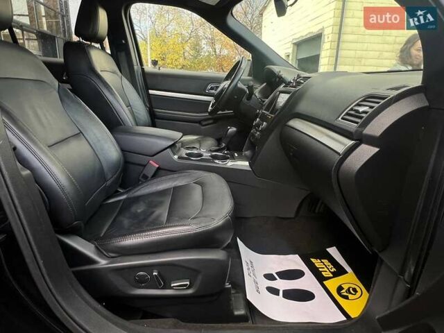 Черный Форд Эксплорер, объемом двигателя 3.5 л и пробегом 50 тыс. км за 23800 $, фото 7 на Automoto.ua