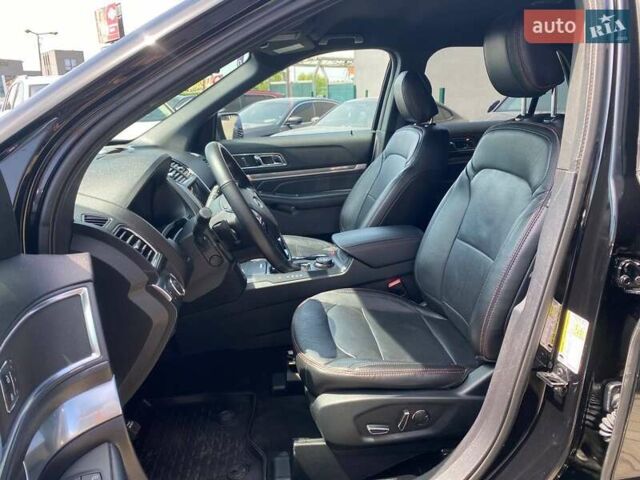Черный Форд Эксплорер, объемом двигателя 3.5 л и пробегом 33 тыс. км за 24900 $, фото 17 на Automoto.ua