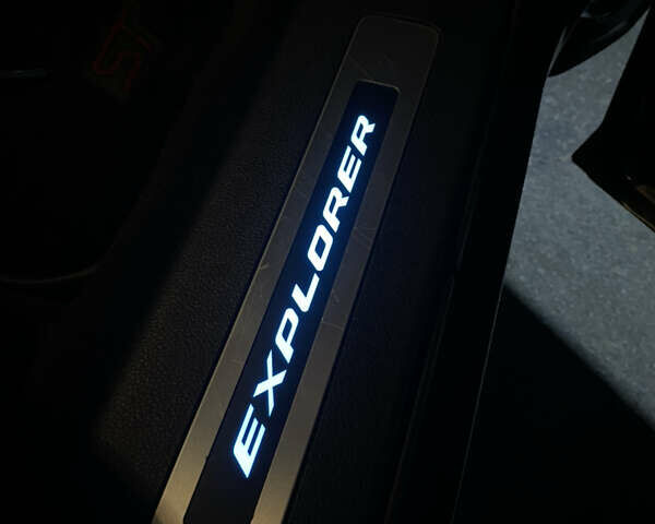 Чорний Форд Експлорер, об'ємом двигуна 3.5 л та пробігом 140 тис. км за 21999 $, фото 30 на Automoto.ua