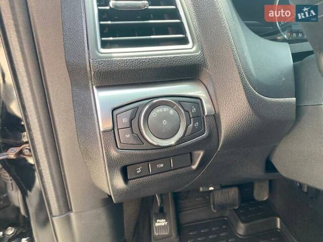 Черный Форд Эксплорер, объемом двигателя 3.5 л и пробегом 33 тыс. км за 24900 $, фото 11 на Automoto.ua