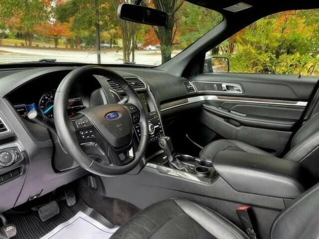 Черный Форд Эксплорер, объемом двигателя 2.3 л и пробегом 40 тыс. км за 11000 $, фото 7 на Automoto.ua