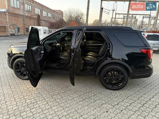 Черный Форд Эксплорер, объемом двигателя 3.5 л и пробегом 104 тыс. км за 22000 $, фото 16 на Automoto.ua