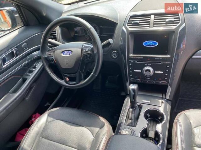 Черный Форд Эксплорер, объемом двигателя 3.5 л и пробегом 33 тыс. км за 24900 $, фото 8 на Automoto.ua