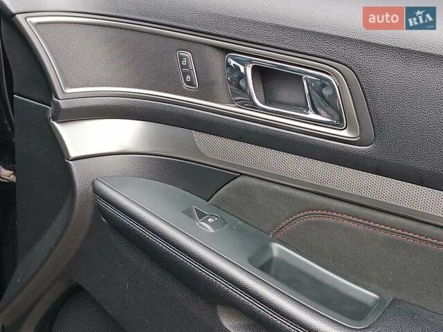 Чорний Форд Експлорер, об'ємом двигуна 3.5 л та пробігом 157 тис. км за 23450 $, фото 35 на Automoto.ua