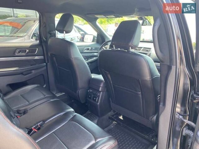 Черный Форд Эксплорер, объемом двигателя 3.5 л и пробегом 33 тыс. км за 24900 $, фото 22 на Automoto.ua