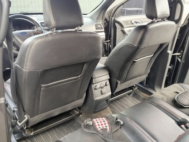 Черный Форд Эксплорер, объемом двигателя 3.5 л и пробегом 155 тыс. км за 541 $, фото 7 на Automoto.ua