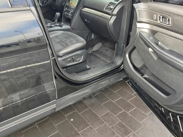 Черный Форд Эксплорер, объемом двигателя 3.5 л и пробегом 155 тыс. км за 541 $, фото 4 на Automoto.ua