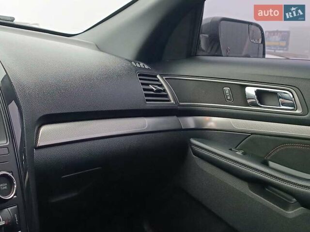 Чорний Форд Експлорер, об'ємом двигуна 3.5 л та пробігом 157 тис. км за 23450 $, фото 30 на Automoto.ua