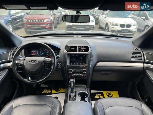 Черный Форд Эксплорер, объемом двигателя 3.5 л и пробегом 50 тыс. км за 23800 $, фото 10 на Automoto.ua