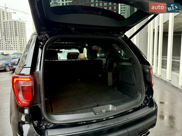 Черный Форд Эксплорер, объемом двигателя 3.5 л и пробегом 233 тыс. км за 23500 $, фото 7 на Automoto.ua