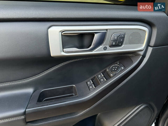 Чорний Форд Експлорер, об'ємом двигуна 2.3 л та пробігом 126 тис. км за 19300 $, фото 52 на Automoto.ua