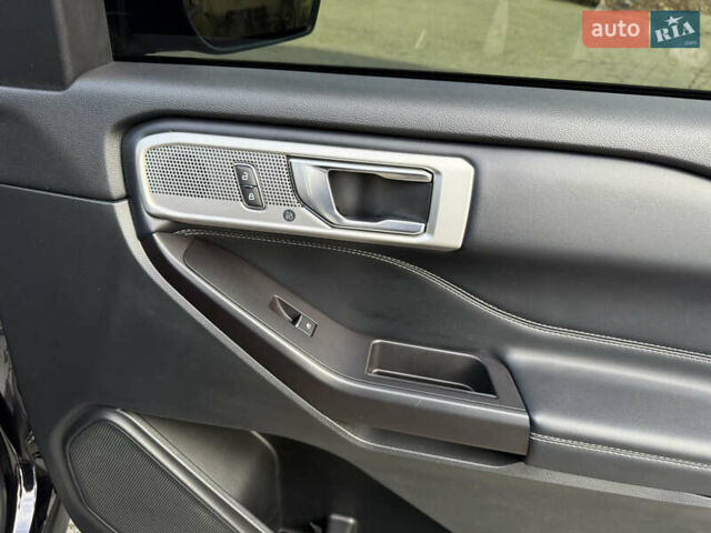 Чорний Форд Експлорер, об'ємом двигуна 2.3 л та пробігом 126 тис. км за 19300 $, фото 94 на Automoto.ua