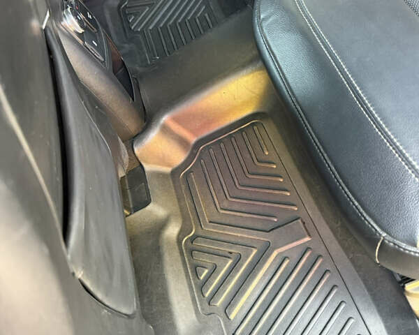 Чорний Форд Експлорер, об'ємом двигуна 2.3 л та пробігом 126 тис. км за 19300 $, фото 76 на Automoto.ua