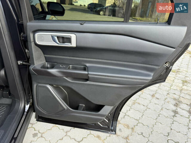 Чорний Форд Експлорер, об'ємом двигуна 2.3 л та пробігом 126 тис. км за 19300 $, фото 77 на Automoto.ua