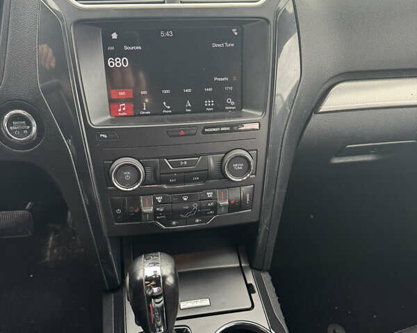 Черный Форд Эксплорер, объемом двигателя 3.5 л и пробегом 180 тыс. км за 9300 $, фото 7 на Automoto.ua