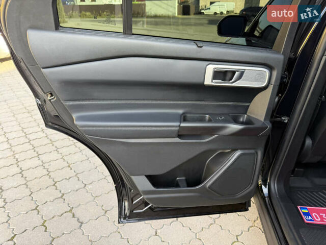 Чорний Форд Експлорер, об'ємом двигуна 2.3 л та пробігом 126 тис. км за 19300 $, фото 67 на Automoto.ua