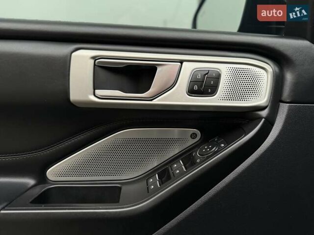 Чорний Форд Експлорер, об'ємом двигуна 3 л та пробігом 90 тис. км за 26600 $, фото 43 на Automoto.ua