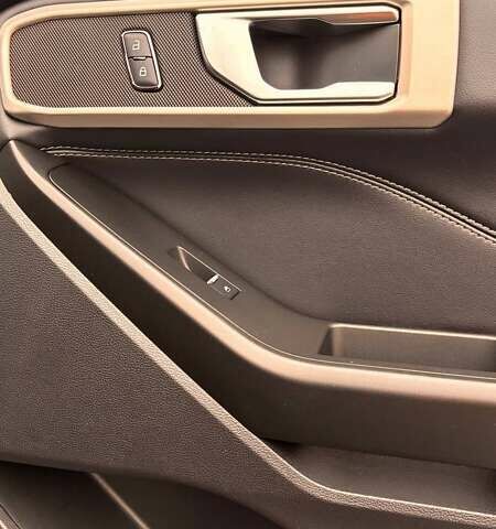 Черный Форд Эксплорер, объемом двигателя 2.26 л и пробегом 129 тыс. км за 25500 $, фото 12 на Automoto.ua