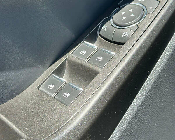 Черный Форд Эксплорер, объемом двигателя 2.26 л и пробегом 54 тыс. км за 27000 $, фото 29 на Automoto.ua