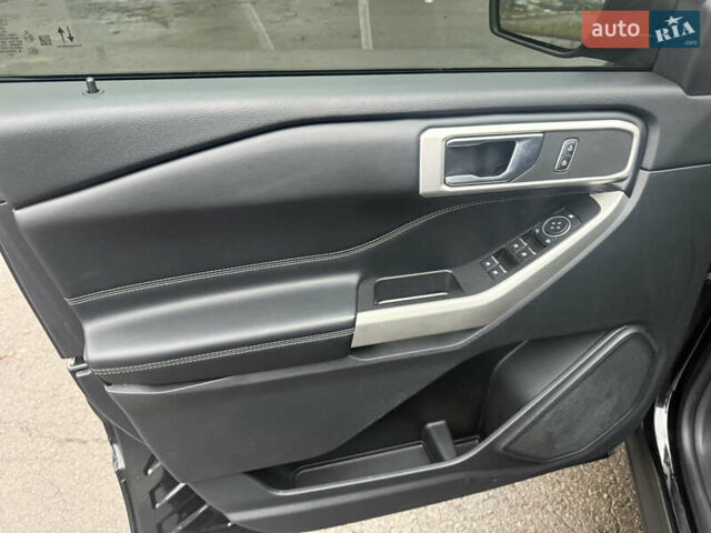 Черный Форд Эксплорер, объемом двигателя 2.26 л и пробегом 125 тыс. км за 23700 $, фото 46 на Automoto.ua