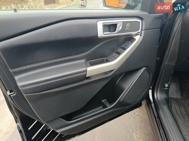 Черный Форд Эксплорер, объемом двигателя 2.26 л и пробегом 88 тыс. км за 28500 $, фото 40 на Automoto.ua