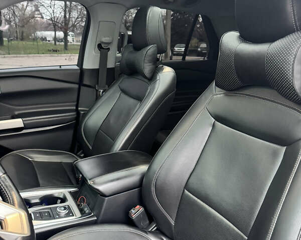 Чорний Форд Експлорер, об'ємом двигуна 2.26 л та пробігом 109 тис. км за 31300 $, фото 16 на Automoto.ua