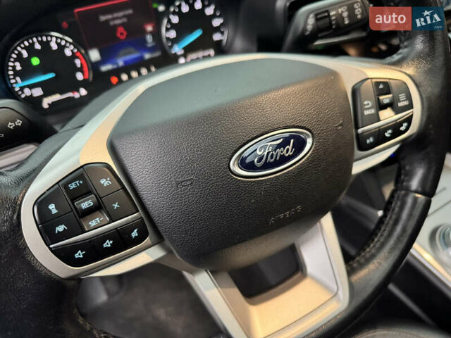 Чорний Форд Експлорер, об'ємом двигуна 2.26 л та пробігом 109 тис. км за 31300 $, фото 17 на Automoto.ua