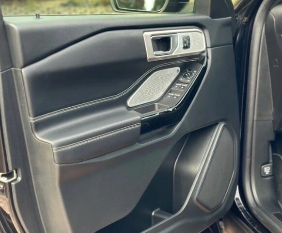 Черный Форд Эксплорер, объемом двигателя 3 л и пробегом 68 тыс. км за 17900 $, фото 7 на Automoto.ua