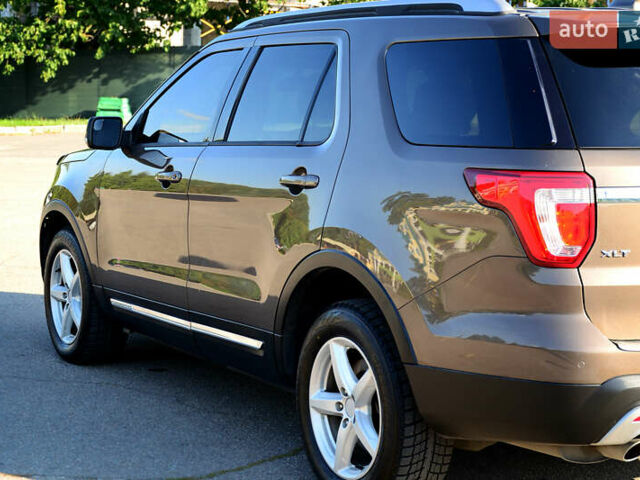 Коричневый Форд Эксплорер, объемом двигателя 3.5 л и пробегом 152 тыс. км за 16000 $, фото 10 на Automoto.ua