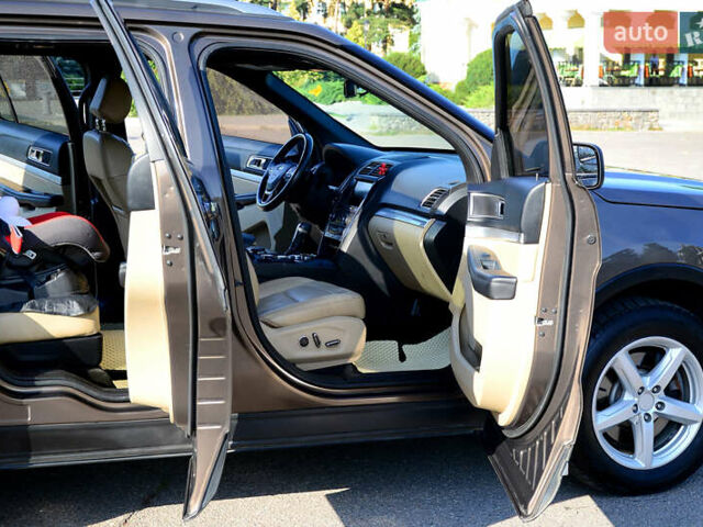 Коричневый Форд Эксплорер, объемом двигателя 3.5 л и пробегом 152 тыс. км за 16000 $, фото 14 на Automoto.ua