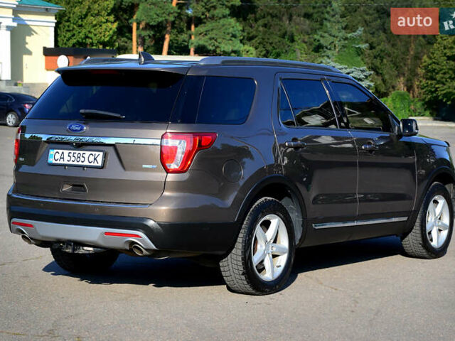 Коричневый Форд Эксплорер, объемом двигателя 3.5 л и пробегом 152 тыс. км за 16000 $, фото 5 на Automoto.ua