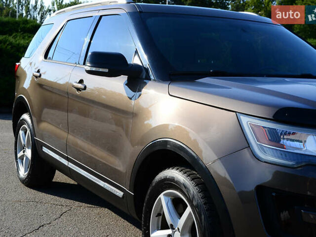 Коричневый Форд Эксплорер, объемом двигателя 3.5 л и пробегом 152 тыс. км за 16000 $, фото 1 на Automoto.ua