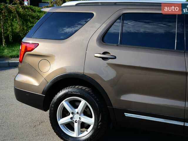 Коричневый Форд Эксплорер, объемом двигателя 3.5 л и пробегом 152 тыс. км за 16000 $, фото 3 на Automoto.ua