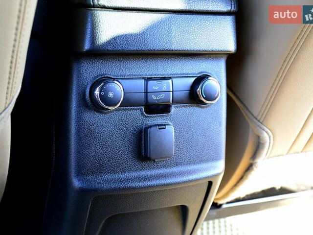 Коричневый Форд Эксплорер, объемом двигателя 3.5 л и пробегом 152 тыс. км за 16000 $, фото 26 на Automoto.ua