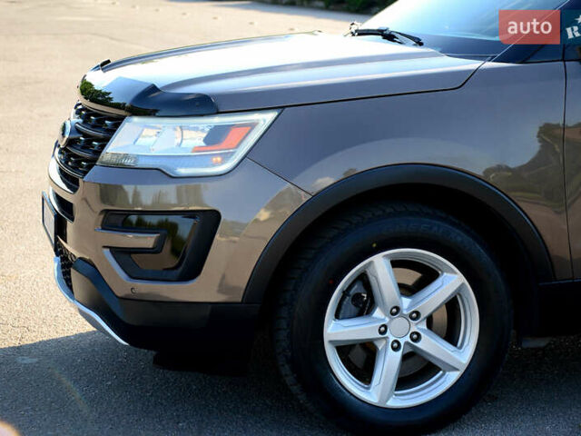 Коричневый Форд Эксплорер, объемом двигателя 3.5 л и пробегом 152 тыс. км за 16000 $, фото 9 на Automoto.ua