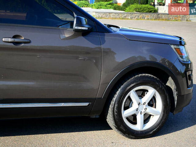 Коричневый Форд Эксплорер, объемом двигателя 3.5 л и пробегом 152 тыс. км за 16000 $, фото 2 на Automoto.ua