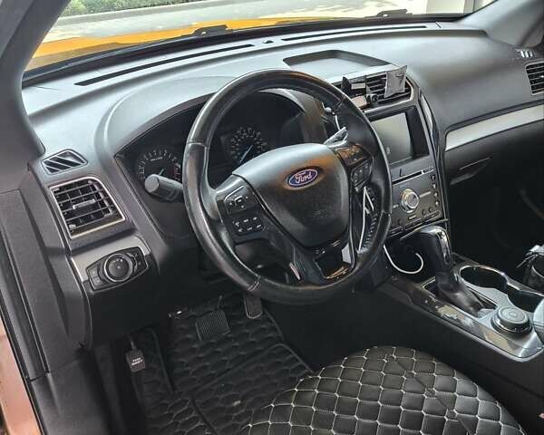 Коричневий Форд Експлорер, об'ємом двигуна 3.5 л та пробігом 136 тис. км за 18800 $, фото 4 на Automoto.ua