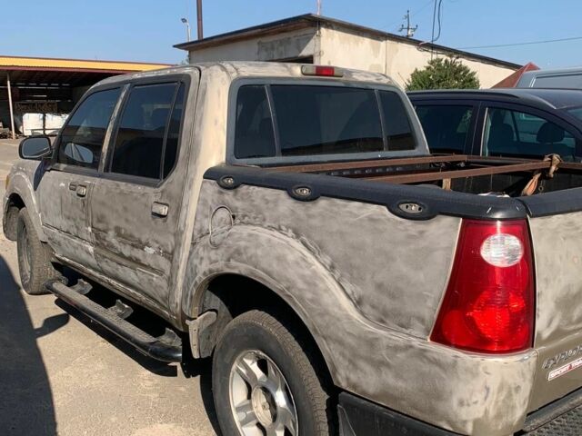 Красный Форд Эксплорер, объемом двигателя 1.6 л и пробегом 180 тыс. км за 2800 $, фото 4 на Automoto.ua