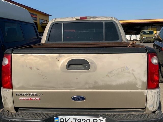 Красный Форд Эксплорер, объемом двигателя 1.6 л и пробегом 180 тыс. км за 2800 $, фото 2 на Automoto.ua