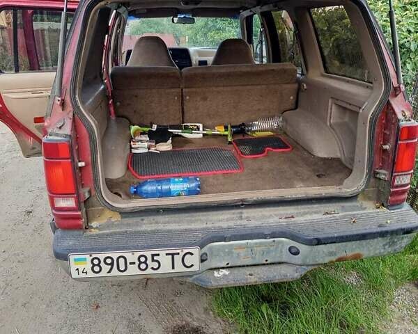 Красный Форд Эксплорер, объемом двигателя 0 л и пробегом 340 тыс. км за 1800 $, фото 7 на Automoto.ua