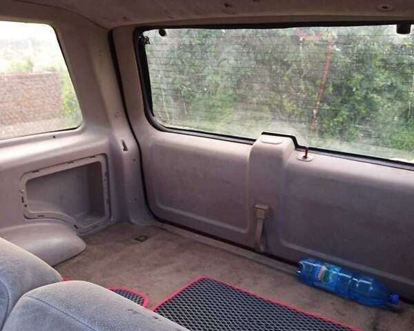 Красный Форд Эксплорер, объемом двигателя 0 л и пробегом 340 тыс. км за 1800 $, фото 6 на Automoto.ua